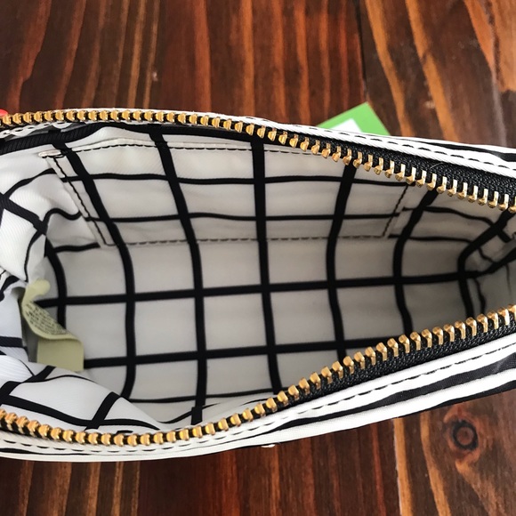 Brand New Kate Spade Nella Charging Wristlet - Picture 4 of 8